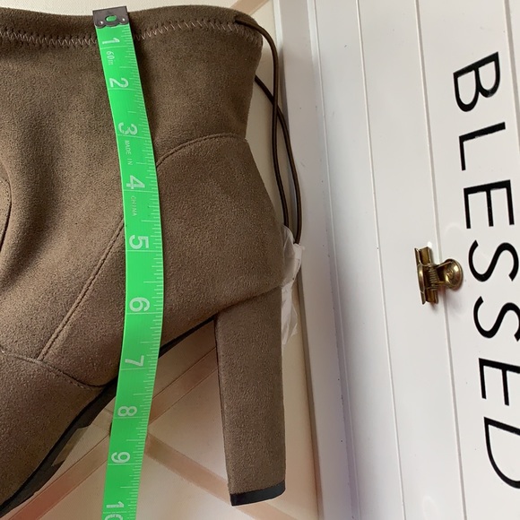 Ankle high tan heel booties - Picture 5 of 5